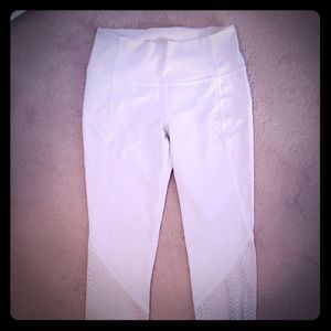 Lululemon White Size 10 crops.
